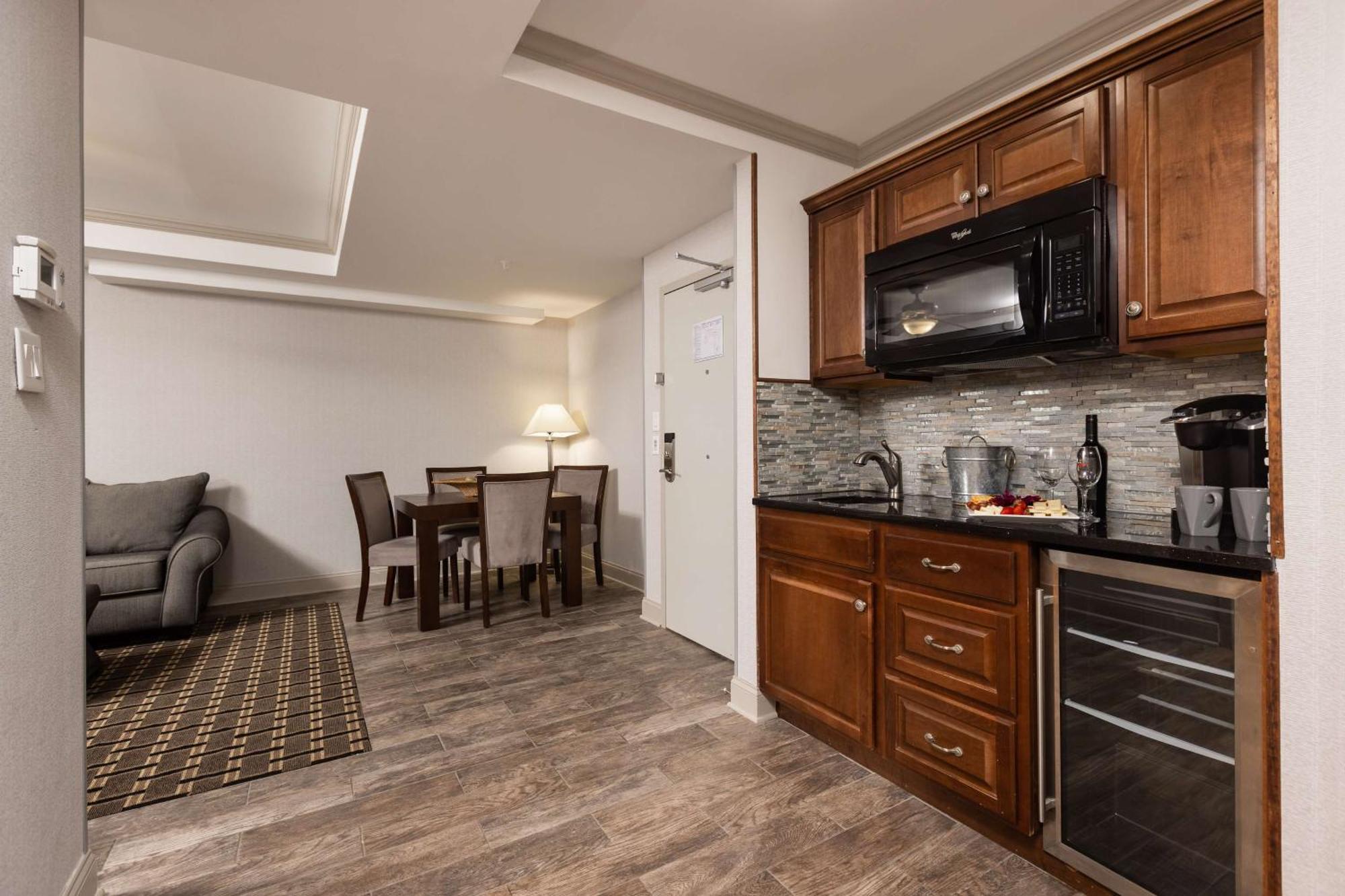 Inn At The Colonnade Baltimore - A Doubletree By Hilton Hotel Zewnętrze zdjęcie